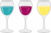 三種類の飲み物が入っているワイングラス