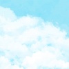 水彩タッチの青空と雲の背景素材